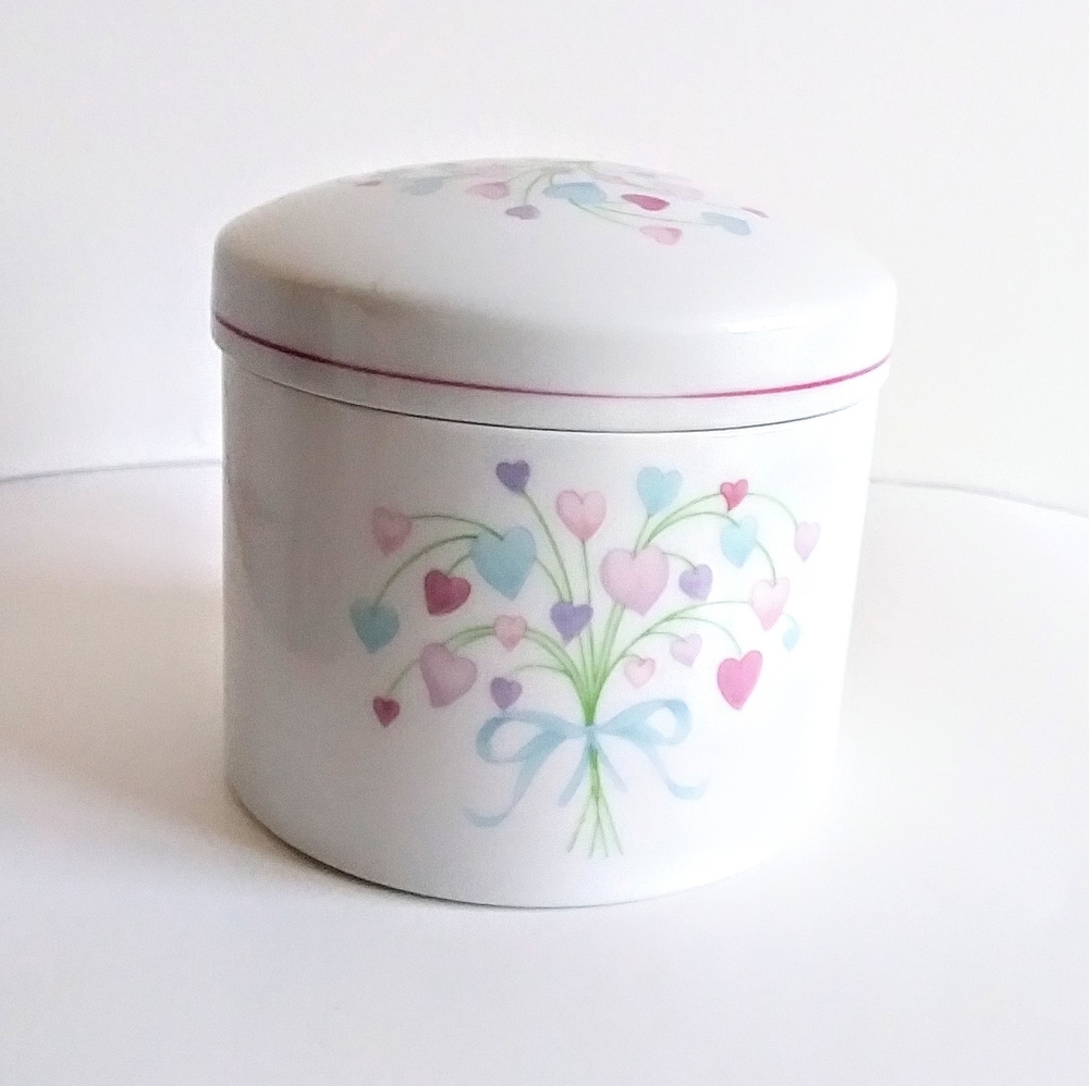 F.T.D.A Bouquet of Hearts Porcelain Canister